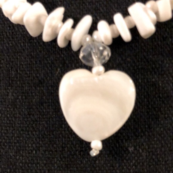 HANDCRAFTED HEART PENDANT PUKA SHELL NECKLACE, EARRINGS AND SENTIMENT CARD - Picture 3 of 8